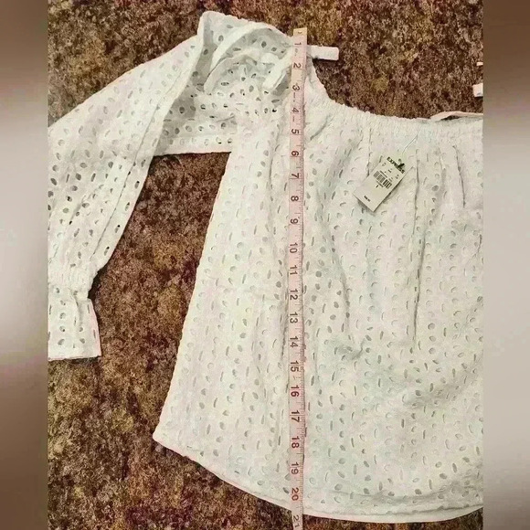 Women's Express Off Shoulder Lined White Eyelet LS Blouse Size S $70 - Picture 8 of 9